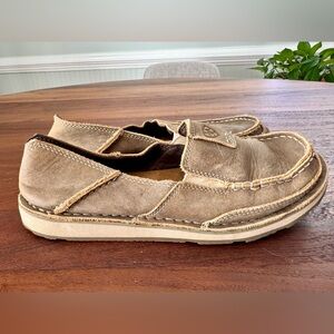 Ariat Cruiser Shoes Womens Size 7.5 Bomber Brown Leather Slip On Moc Flat EUC